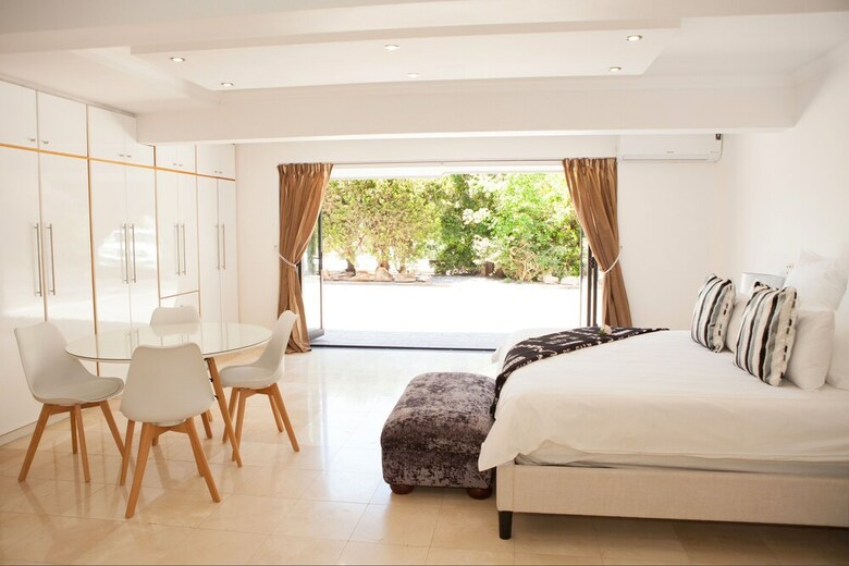 Hotel Purple Rayn Boutique Guest House