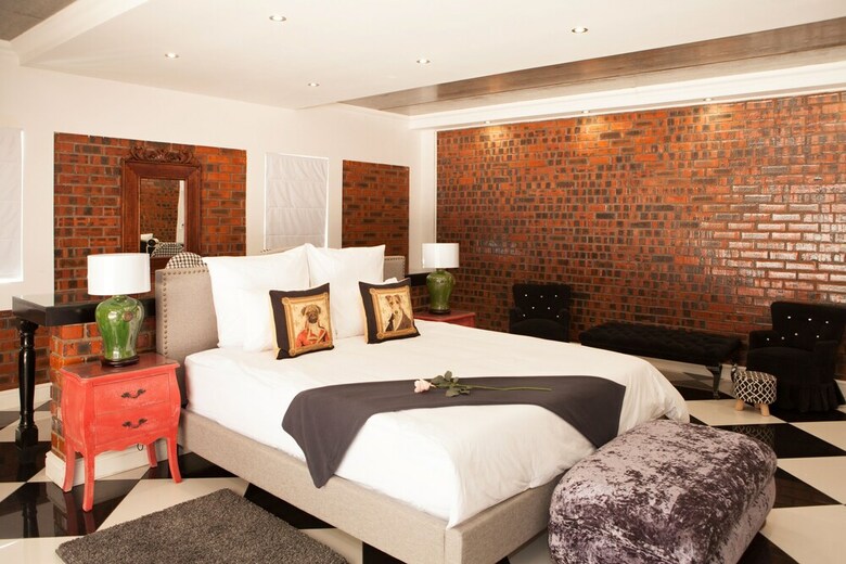Hotel Purple Rayn Boutique Guest House