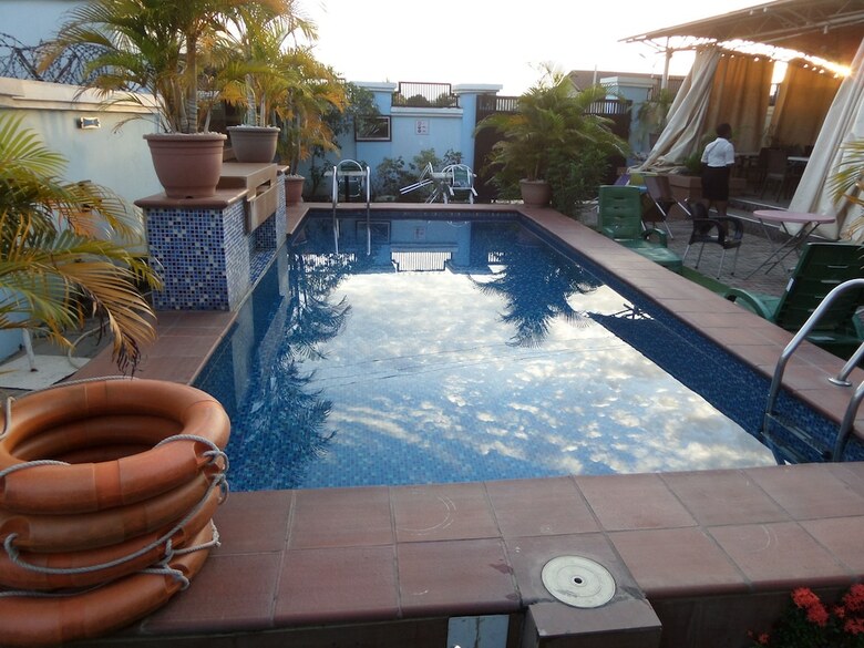 Hotel Alheri Suites