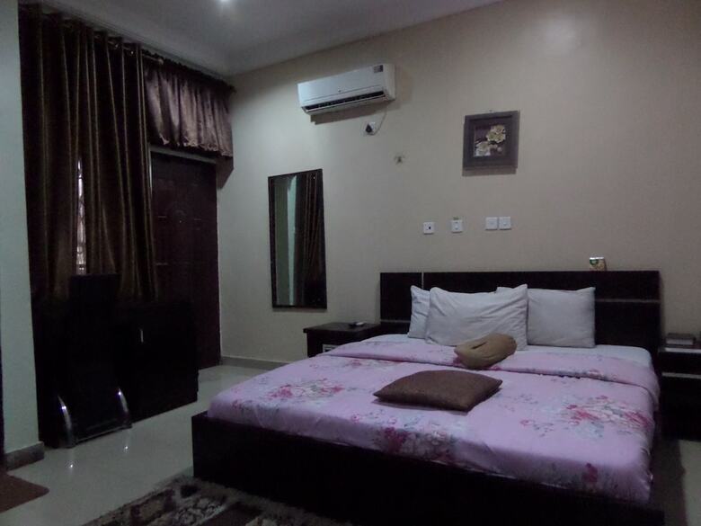Hotel Alheri Suites