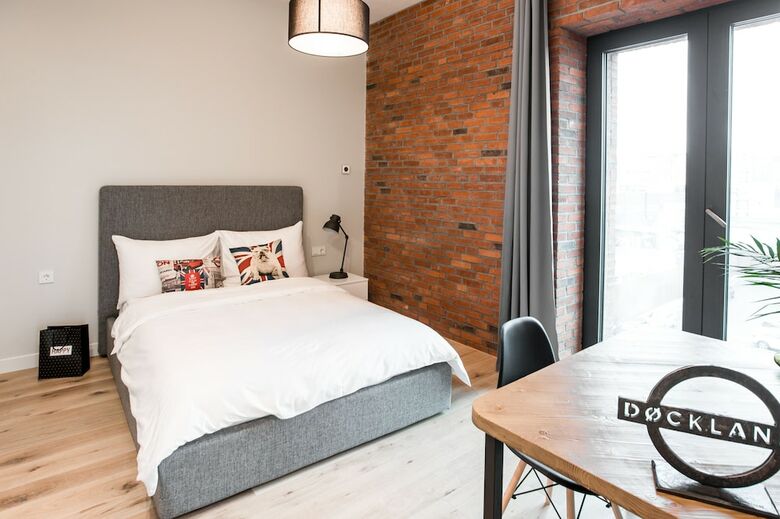 Docklands Apart Hotel