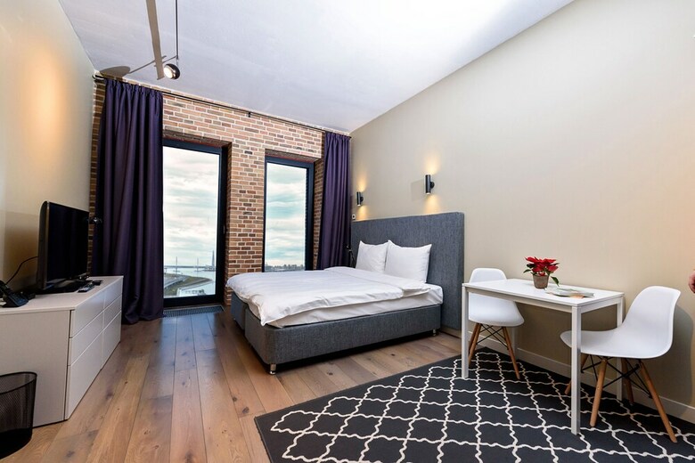 Docklands Apart Hotel