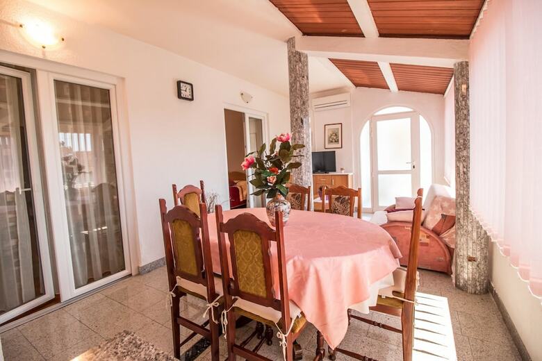 Apartments Divna
