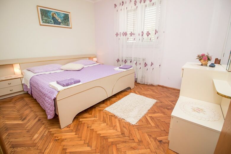 Apartments Divna