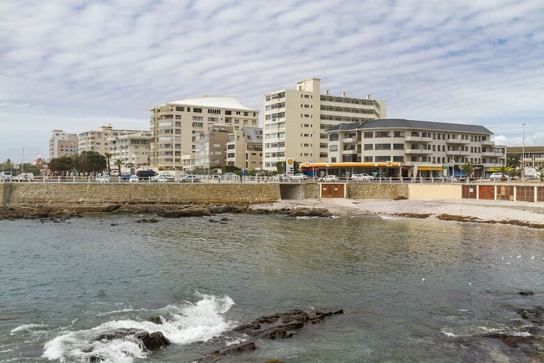 Apartamentos Bay Point 4b