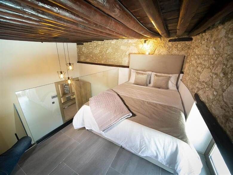 Avenue Hotel