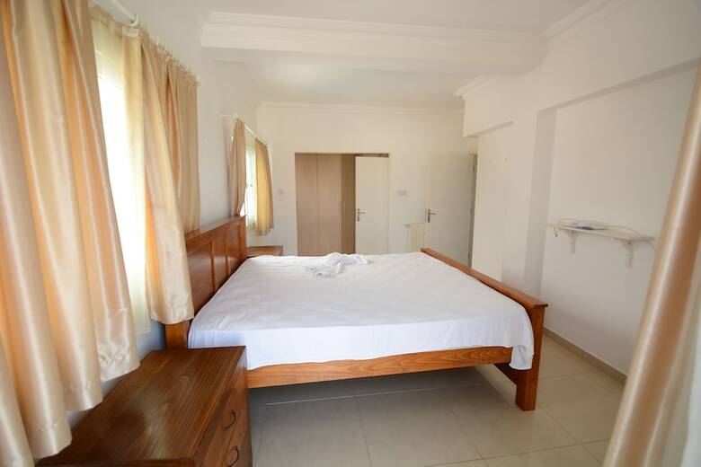 Avenue Hotel