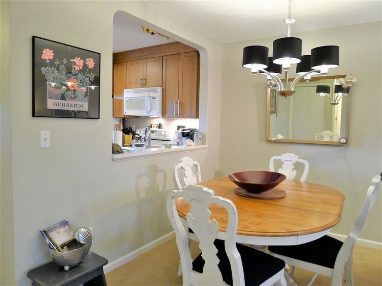 87 Chilton - 2 Bedroom Condo