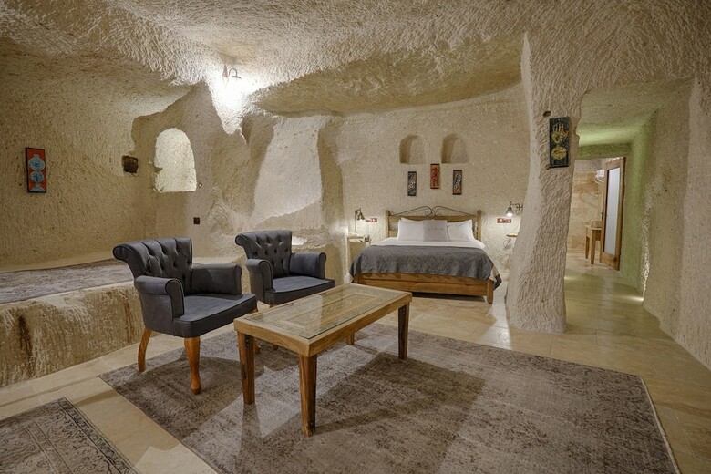 Henna Hotel