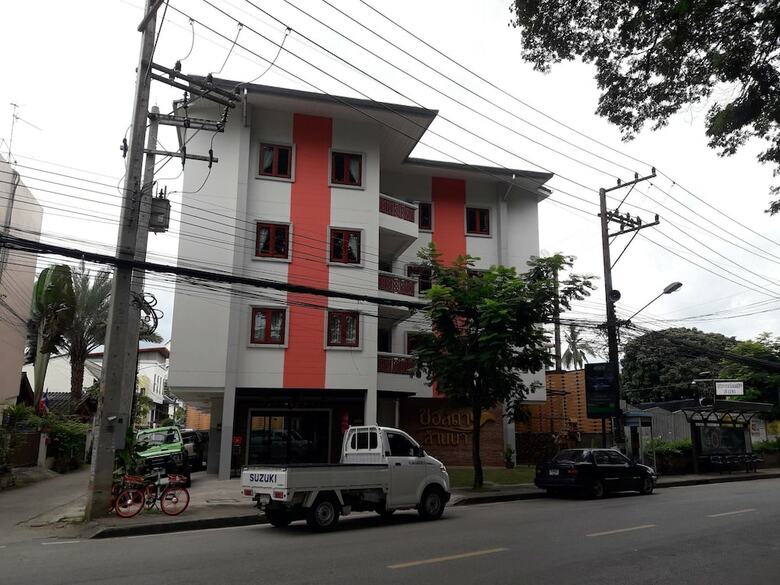 Chorlada Lanna Hotel