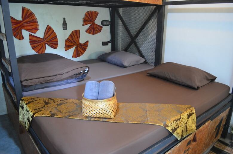 Hostal Dawnthaya Ayutthaya House