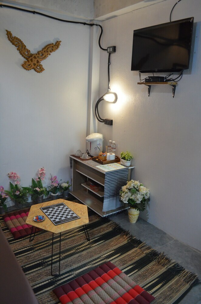 Hostal Dawnthaya Ayutthaya House