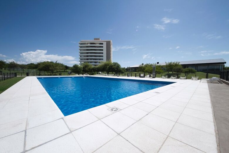 Apartamentos Mil�nica Flat 8pj