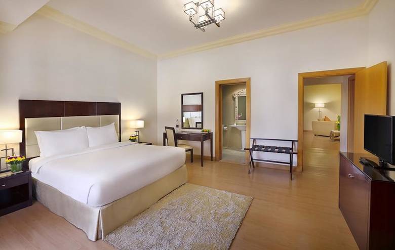 Hotel Al Safir Tower & Residence