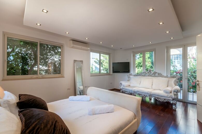 Luxurious Villa With Great Location