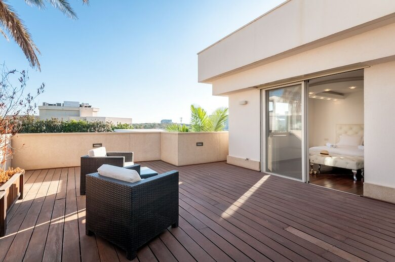Luxurious Villa With Great Location