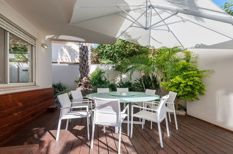 Luxurious Villa With Great Location