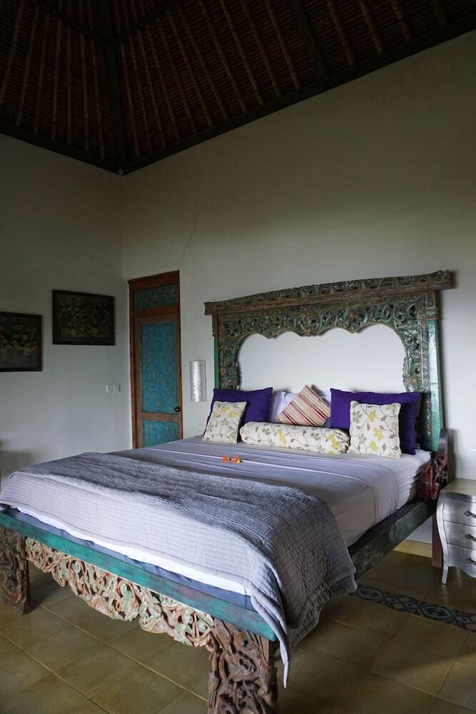 Bed & Breakfast Life In Amed