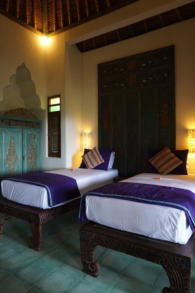 Bed & Breakfast Life In Amed