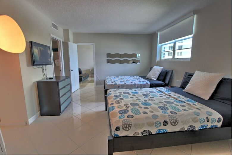 Aparthotel Tides - Private Condo