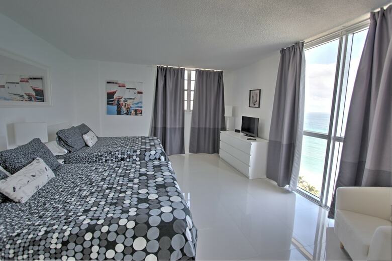 Aparthotel Tides - Private Condo