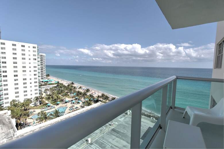 Aparthotel Tides - Private Condo