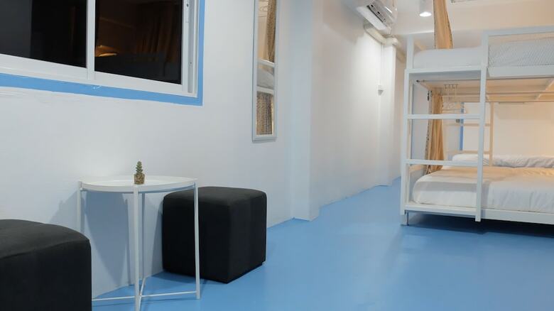 Hostal A Dude Mini Hostel - Adults Only