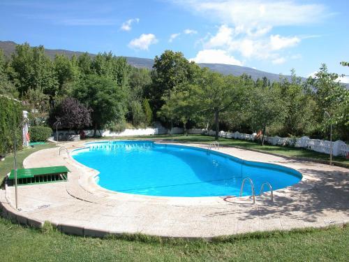 Camping El Balcon De Pitres