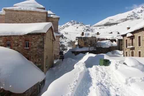 Hostal Centro De Turismo Rural Vegalion