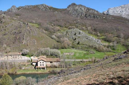 Hostal Centro De Turismo Rural Vegalion