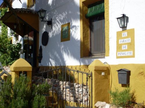 Hostal El Jara�z De Pe�olite