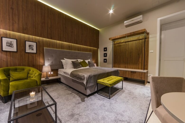 Hotel Dezman Luxury Center