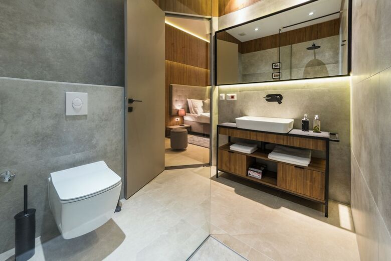 Hotel Dezman Luxury Center