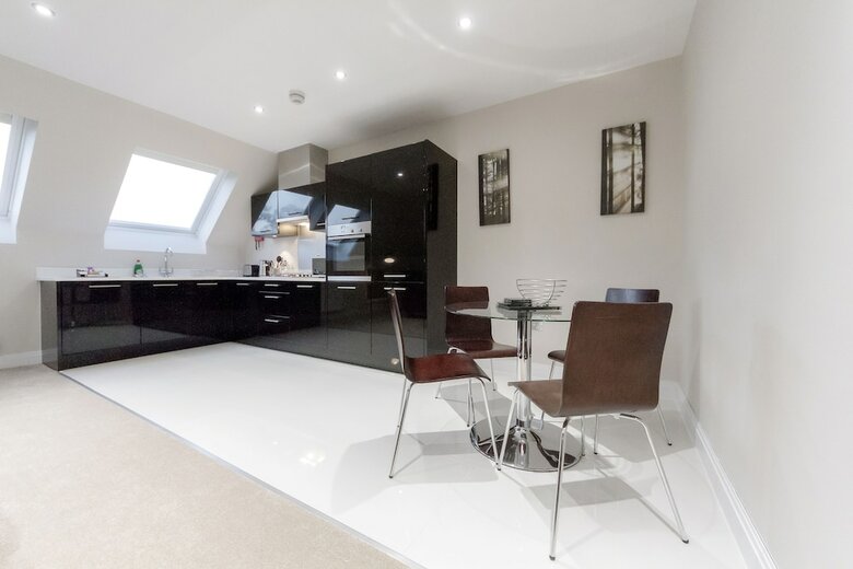 Roomspace Apartments -kinnaird Court
