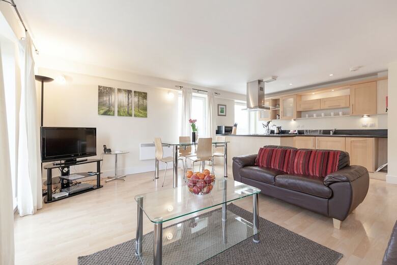 Roomspace Apartments -central Walk
