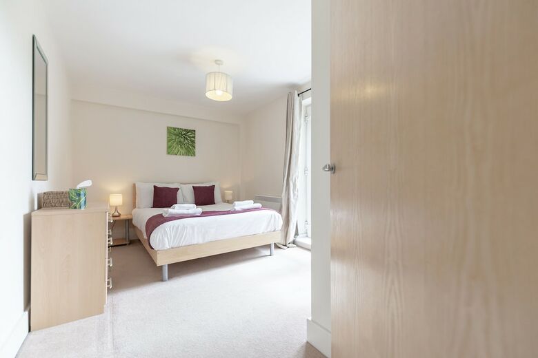 Roomspace Apartments -central Walk