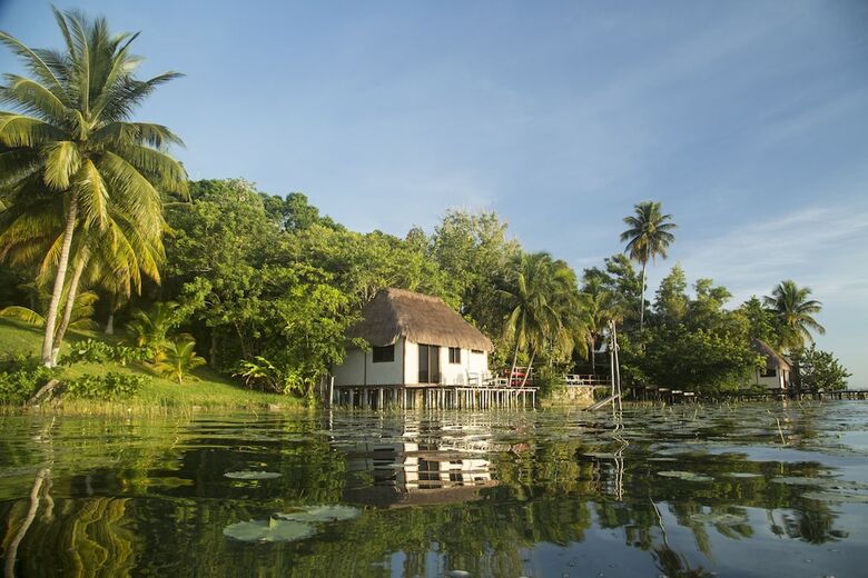 Lagoon Front Hut