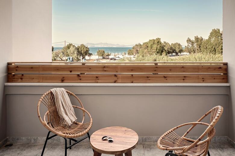 Hotel More Meni Beach