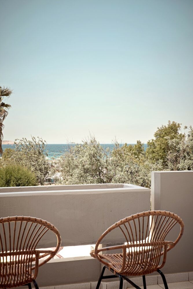 Hotel More Meni Beach
