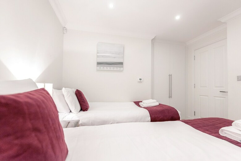 Roomspace Apartments -orchard Place