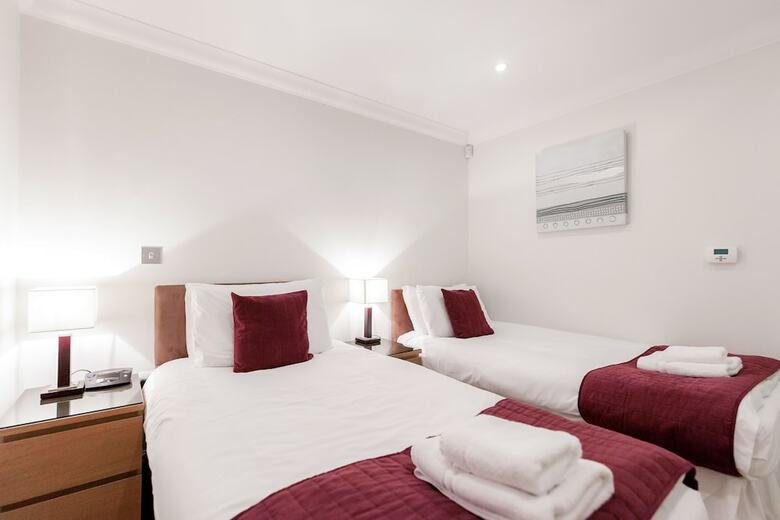 Roomspace Apartments -orchard Place