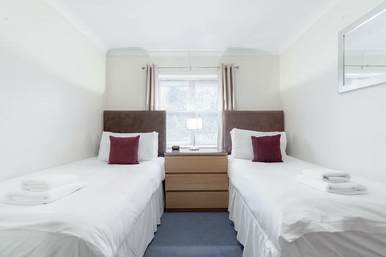 Roomspace Apartments -sabin Gates