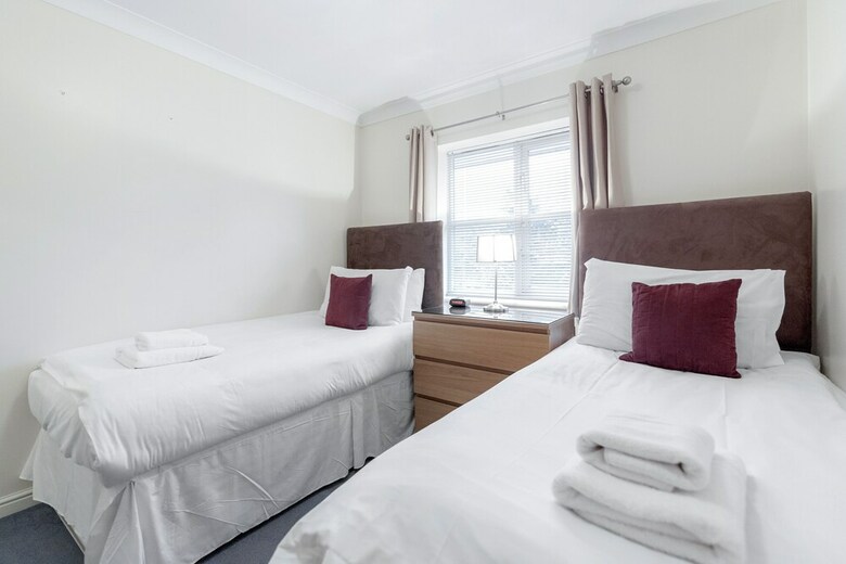 Roomspace Apartments -sabin Gates