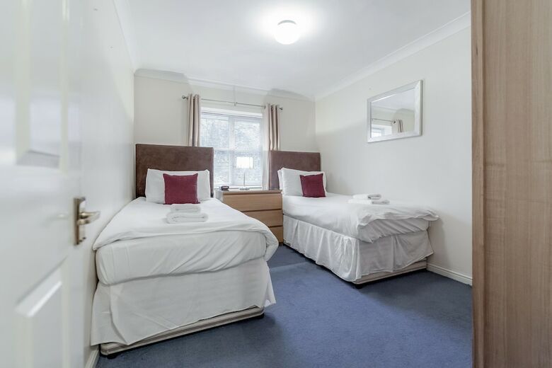 Roomspace Apartments -sabin Gates
