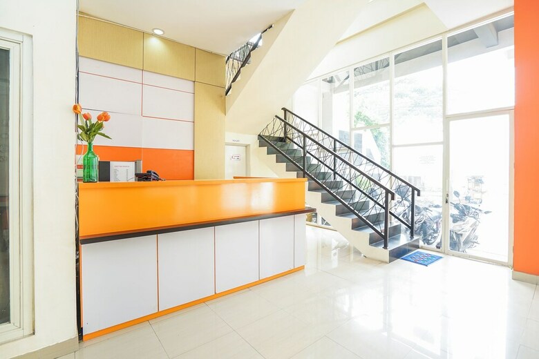 Hostal Oyo 221 Pratisarawirya