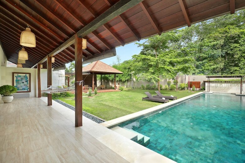 Urban Cabin Villa