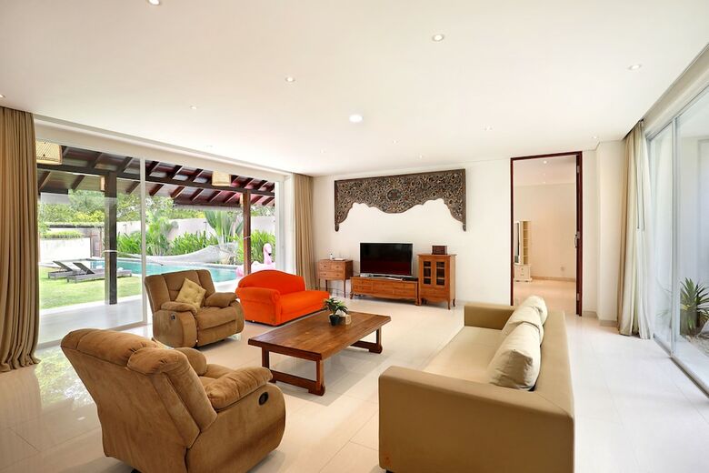 Urban Cabin Villa