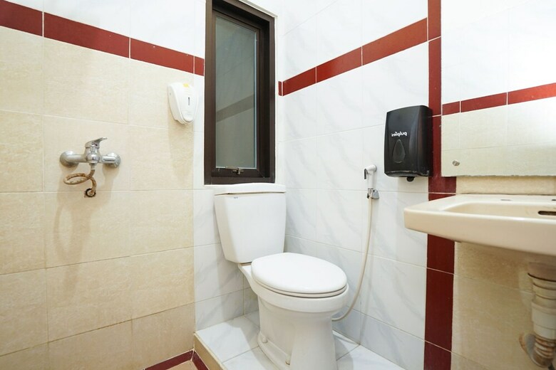 Hostal Oyo 275 Hotel Kita