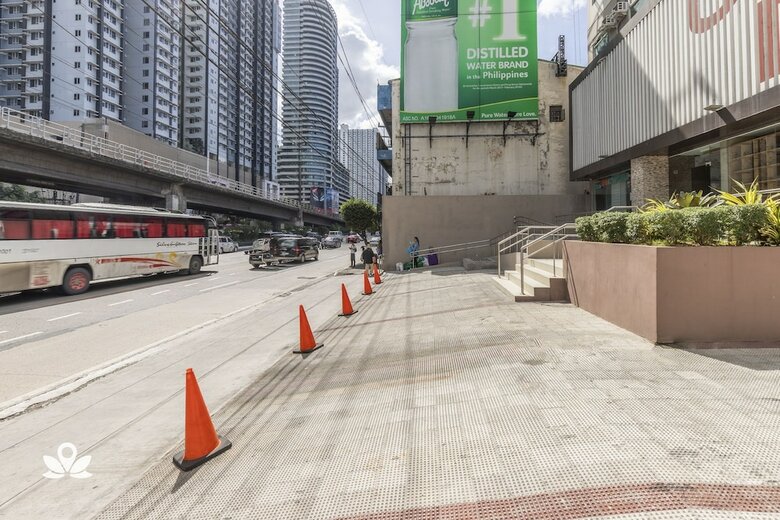 Apartamentos Zen Rooms Urban Deca Edsa