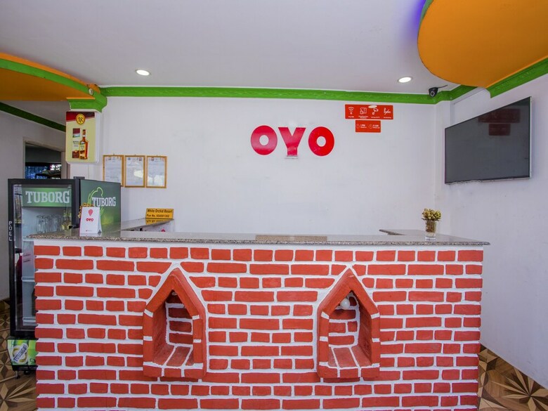 Hotel Oyo 276 White Orchid Resort